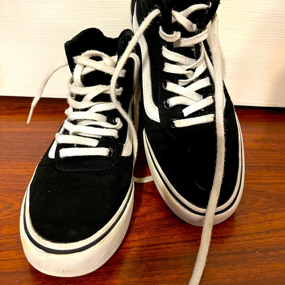 Black women’s vans size 6.5
